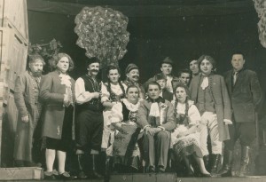 divadelni-soubor-cerna.jpg